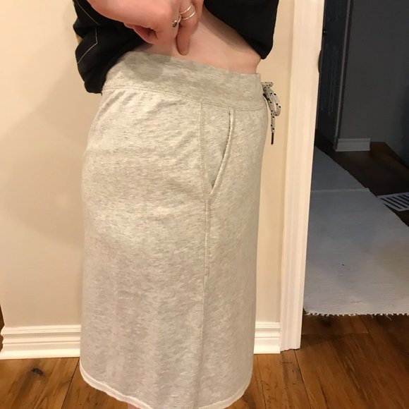 Knee length casual skirt - Picture 2 of 3